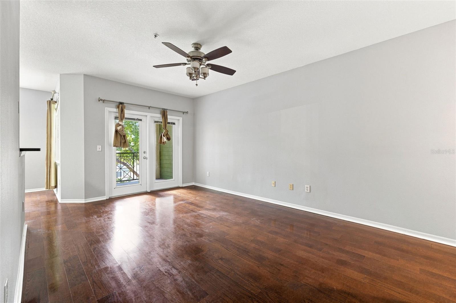 2010 E PALM AVE #14320 — photo 8