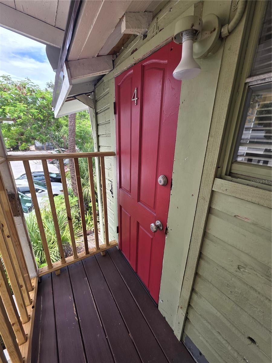 212 W BEACH PL #4 — photo 2