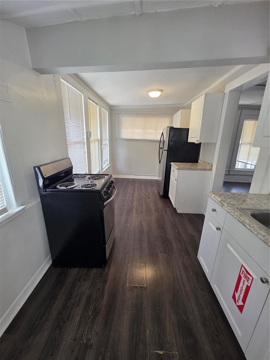 212 W BEACH PL #4 — photo 7