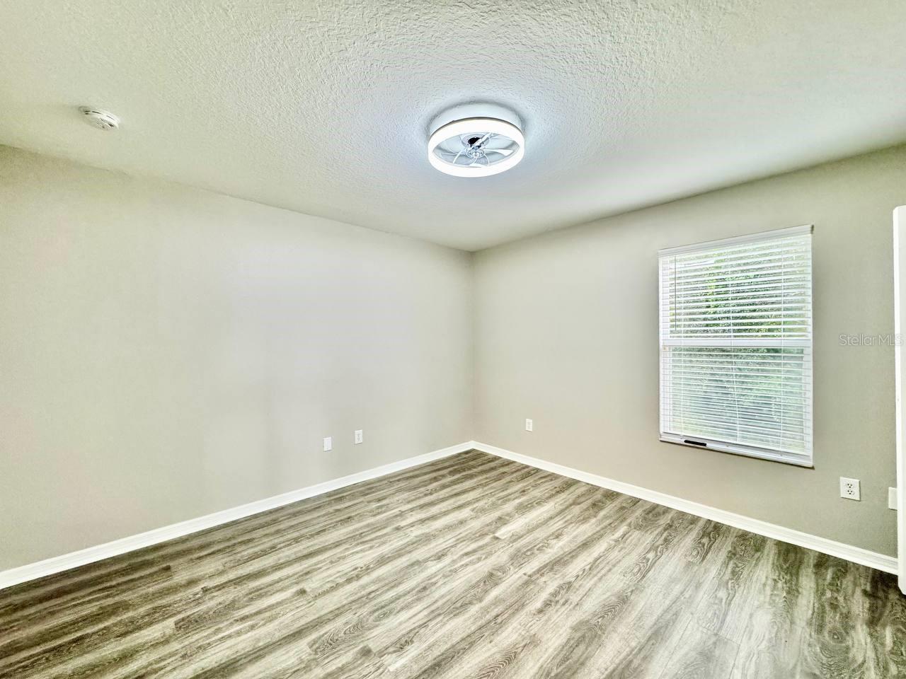 12534 CHENWOOD AVE — photo 29