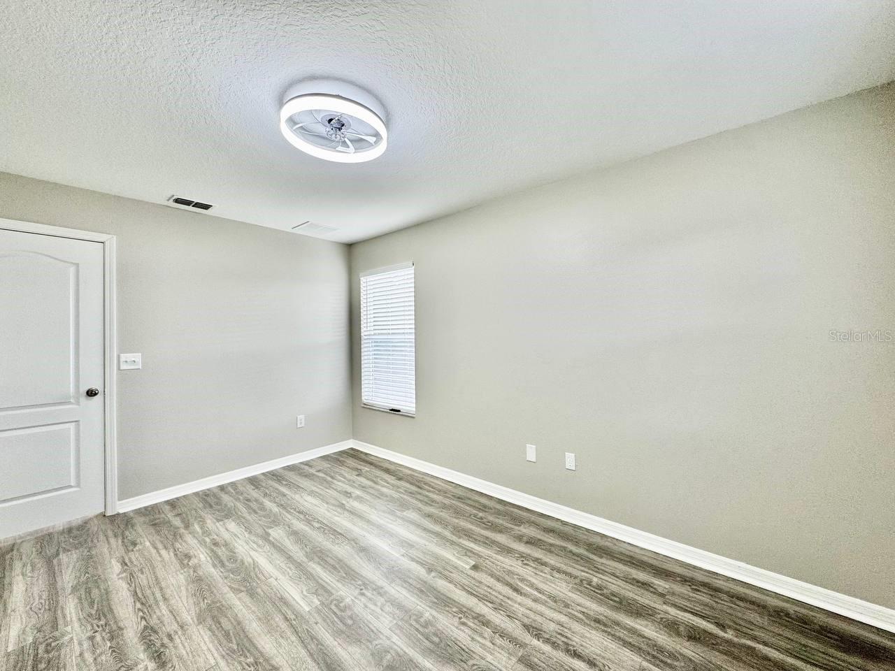 12534 CHENWOOD AVE — photo 23