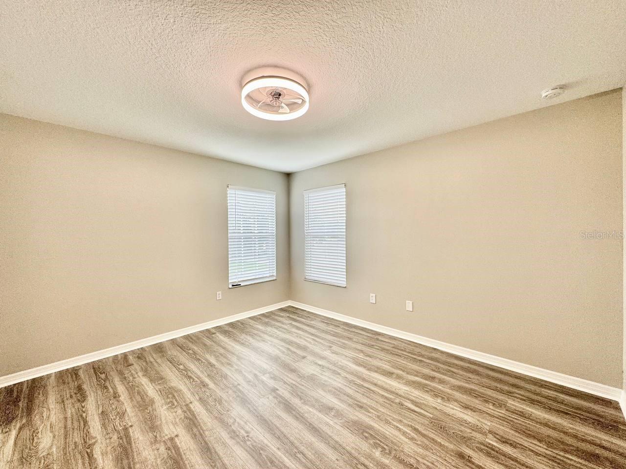 12534 CHENWOOD AVE — photo 32