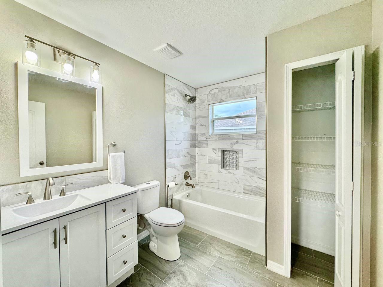 12534 CHENWOOD AVE — photo 28