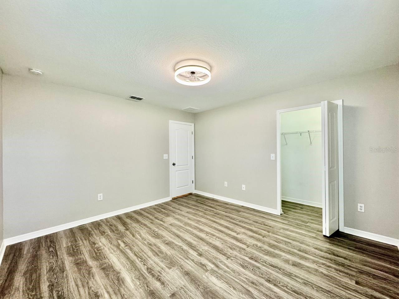 12534 CHENWOOD AVE — photo 33