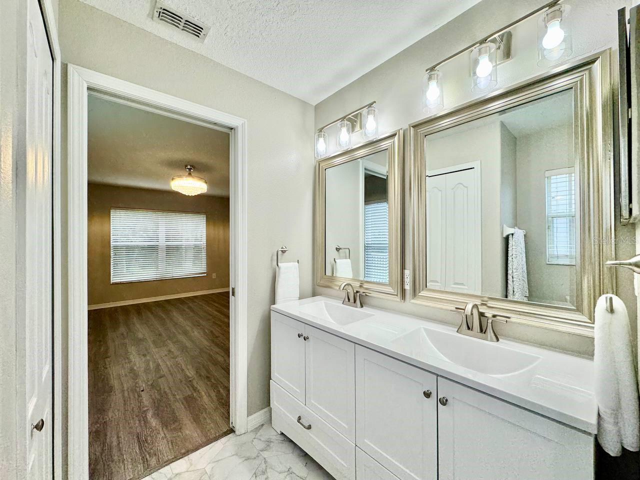 12534 CHENWOOD AVE — photo 16