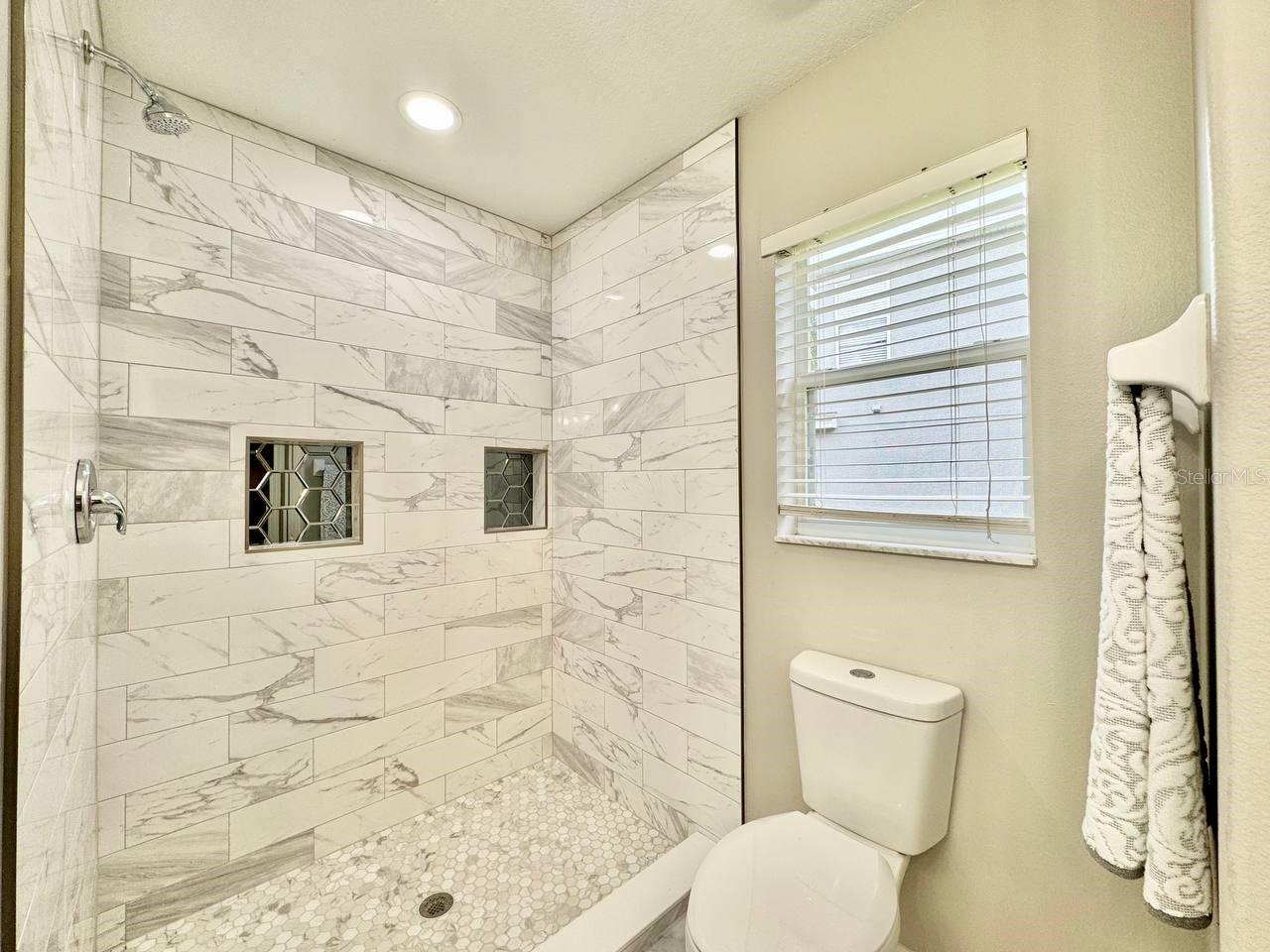 12534 CHENWOOD AVE — photo 15