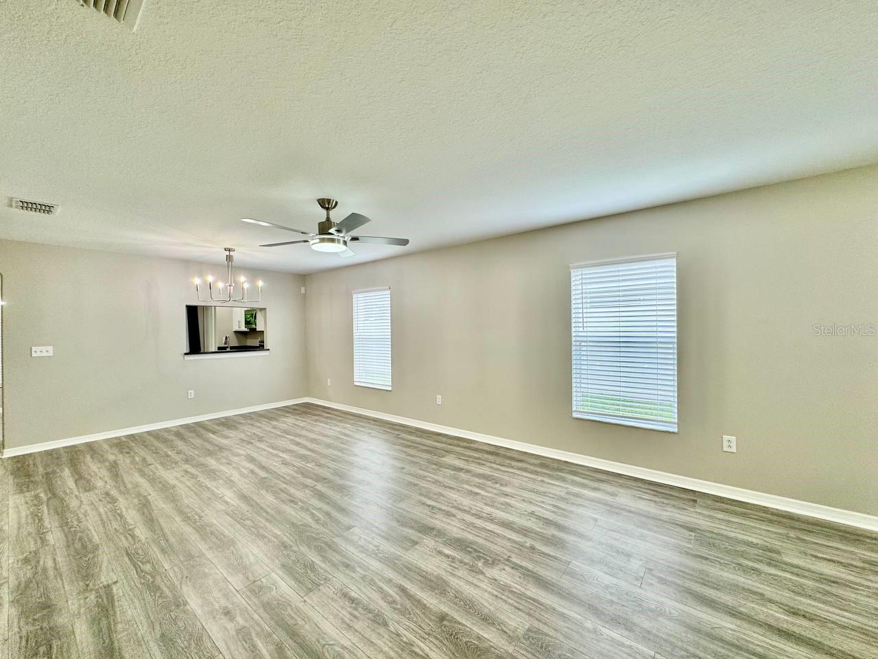 12534 CHENWOOD AVE — photo 4
