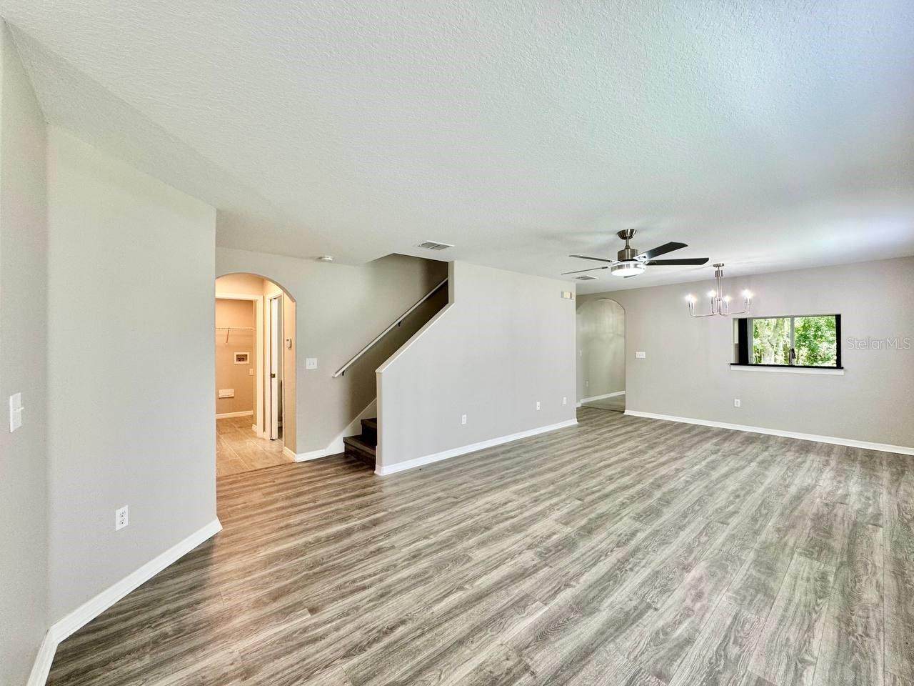 12534 CHENWOOD AVE — photo 3