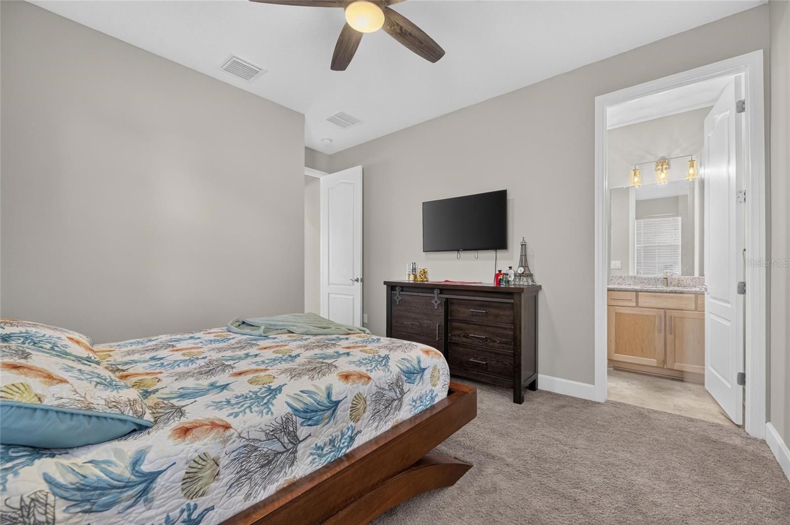 5218 LAKE VENICE DR — photo 36