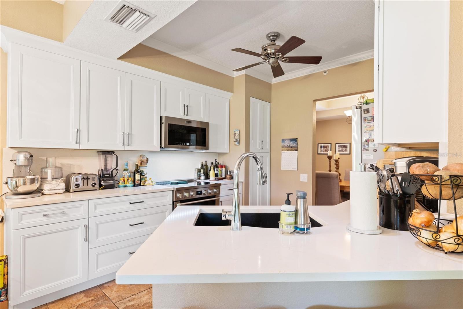 2061 CARRIAGE LN #104 — photo 10