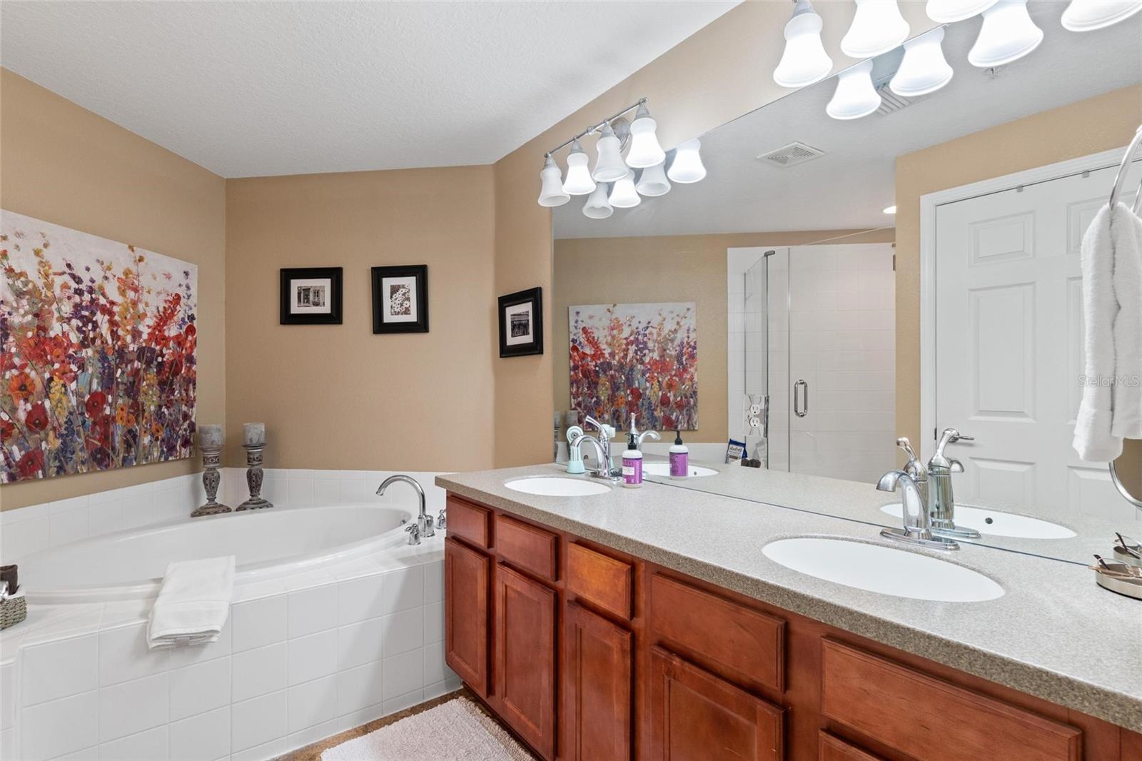2061 CARRIAGE LN #104 — photo 15