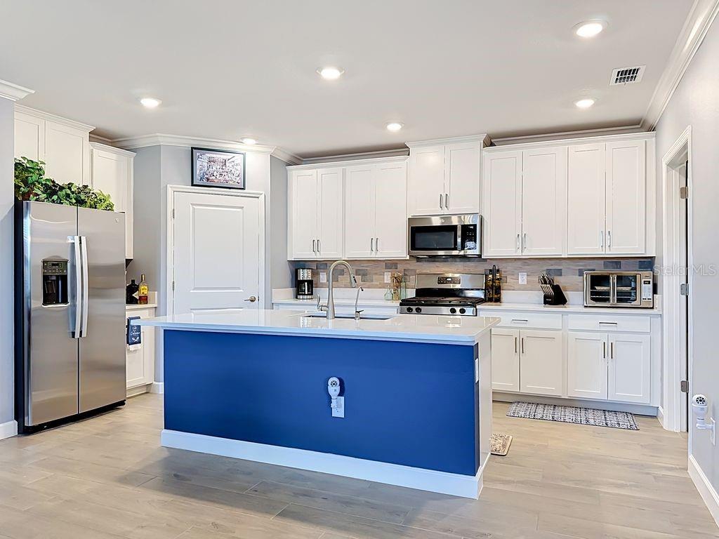 17255 HOLLY WELL AVE — photo 19