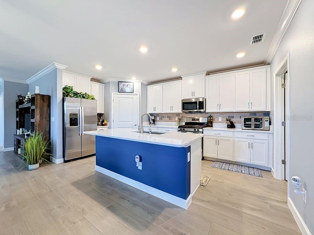 17255 HOLLY WELL AVE — photo 18