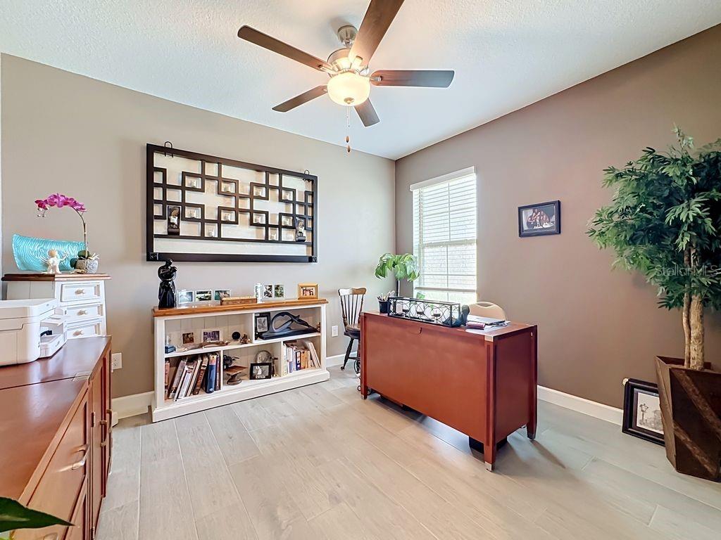 17255 HOLLY WELL AVE — photo 35