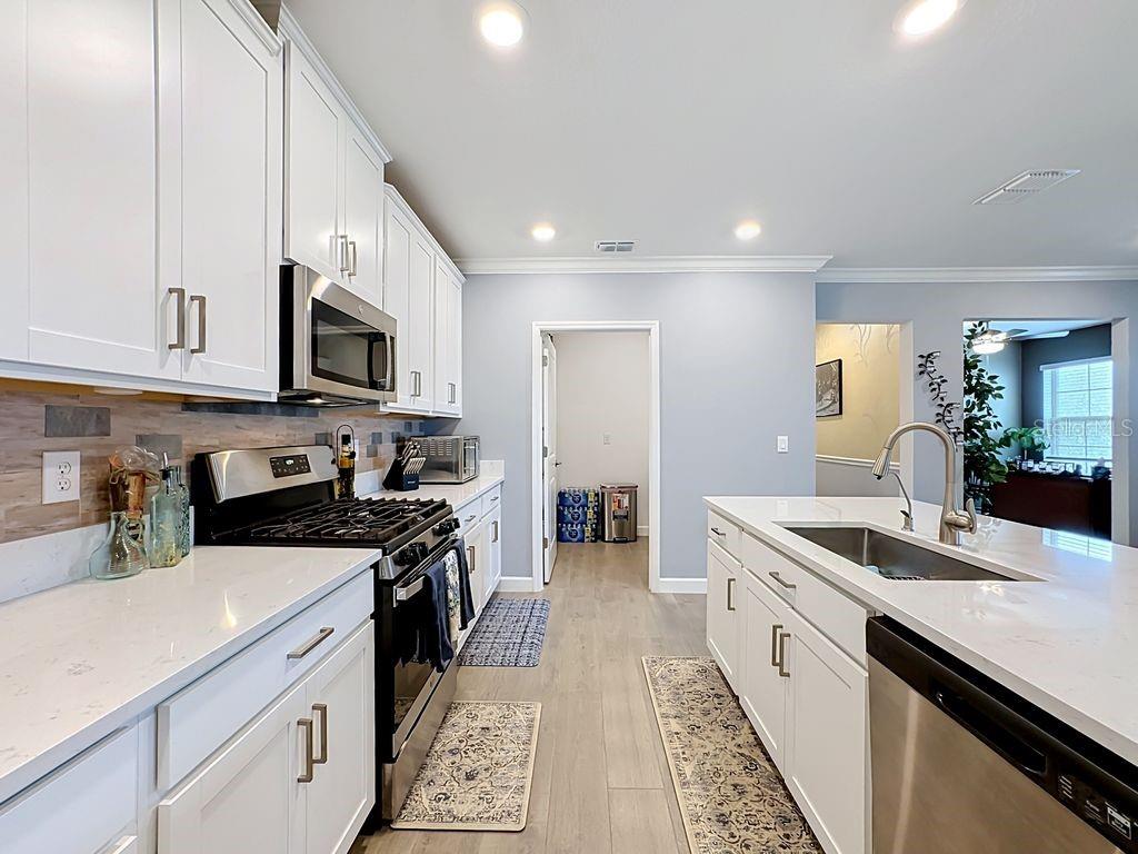 17255 HOLLY WELL AVE — photo 23