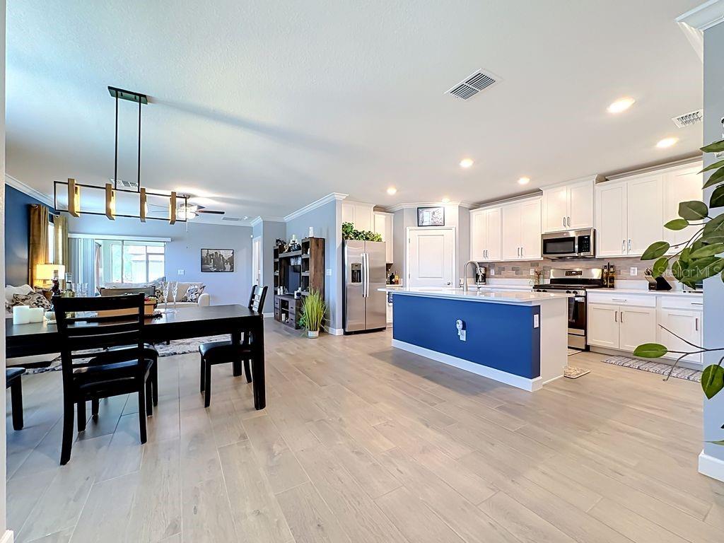17255 HOLLY WELL AVE — photo 17