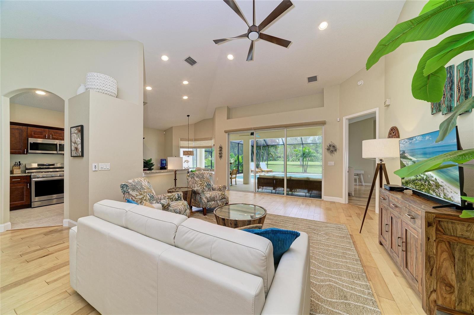 6690 TAILFEATHER WAY — photo 10