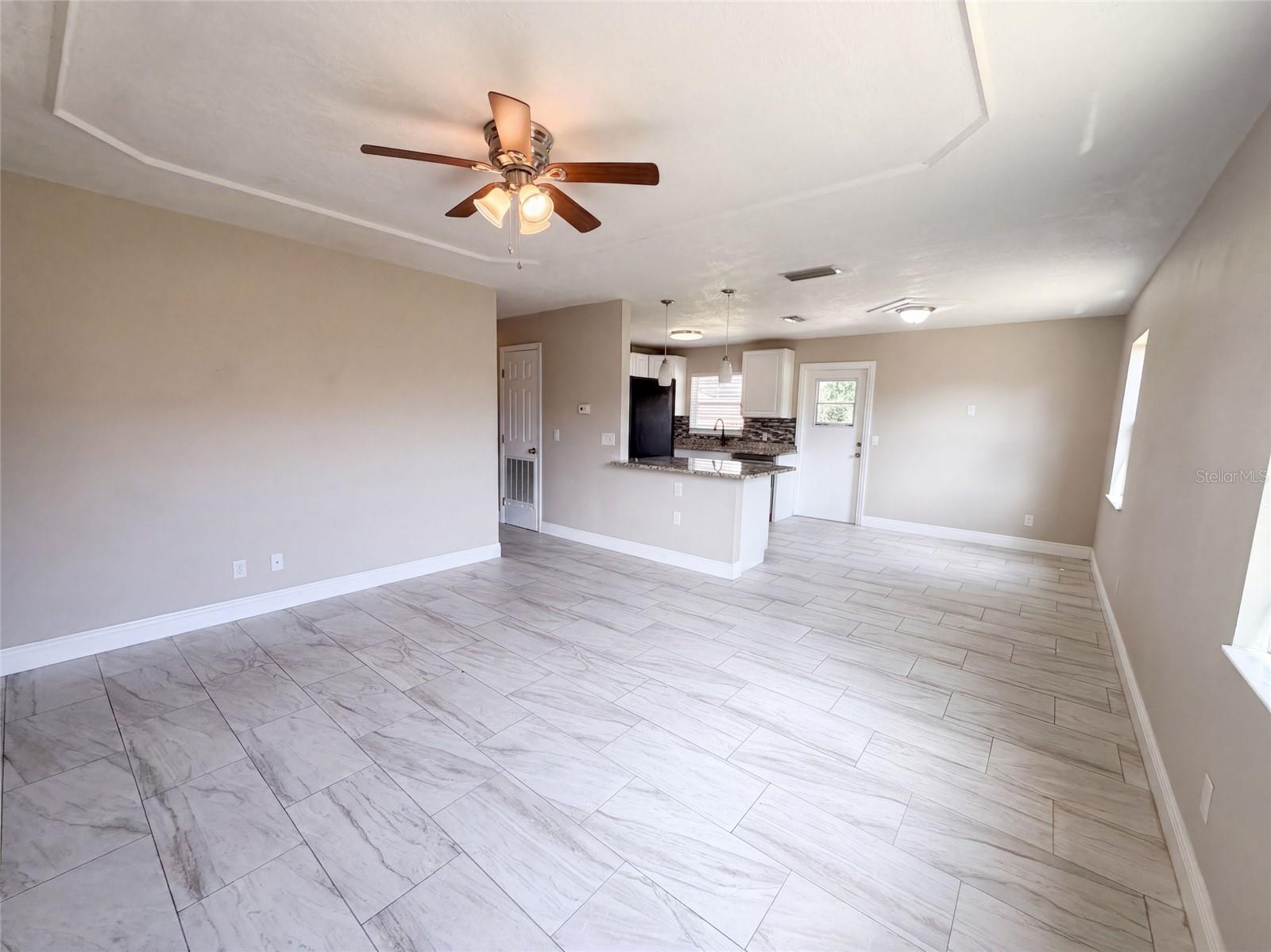 121 INWOOD CIR — photo 8