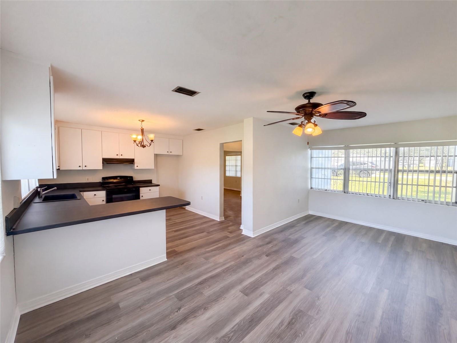 1305 W SPENCER ST — photo 17