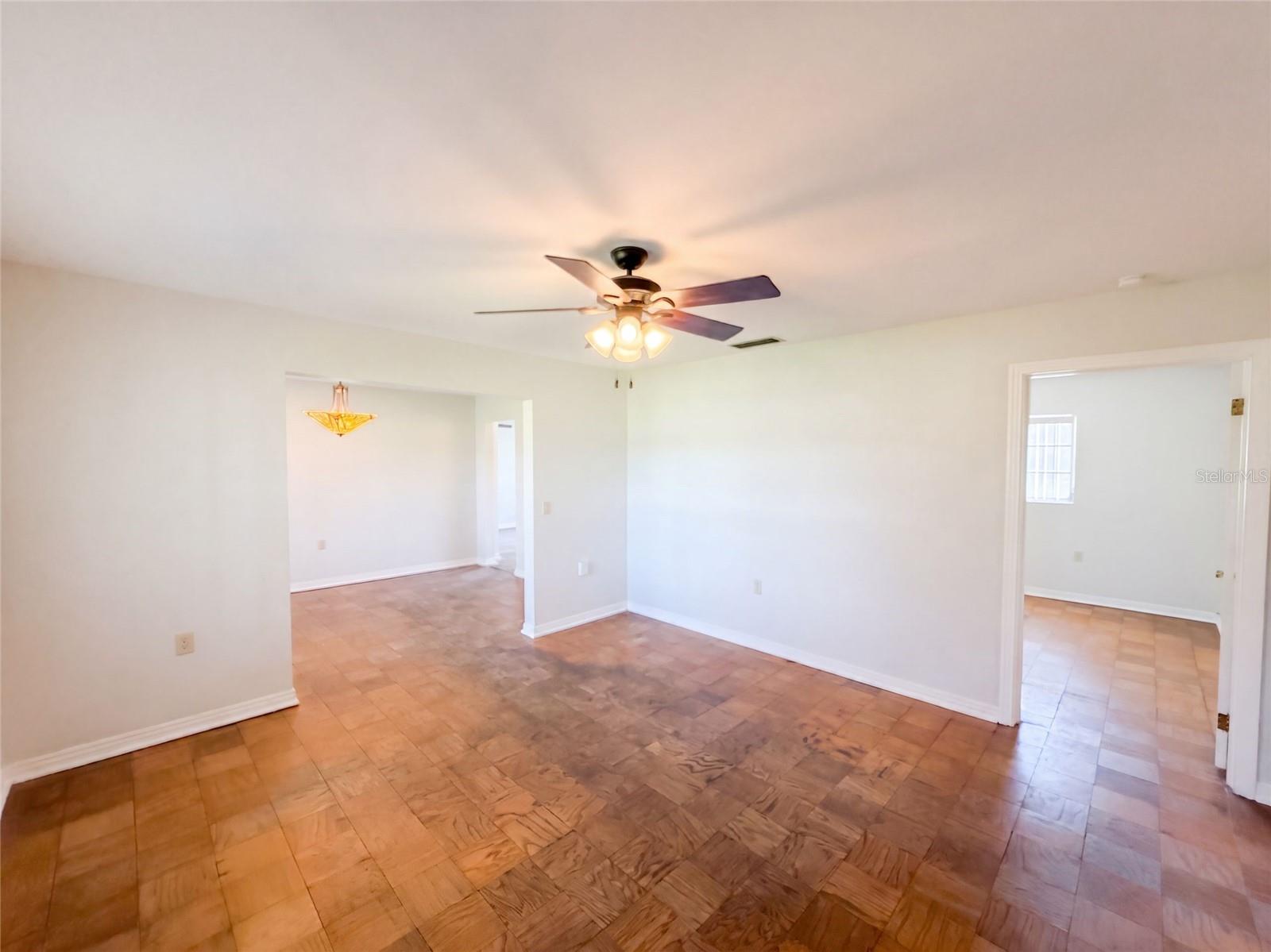 1305 W SPENCER ST — photo 8