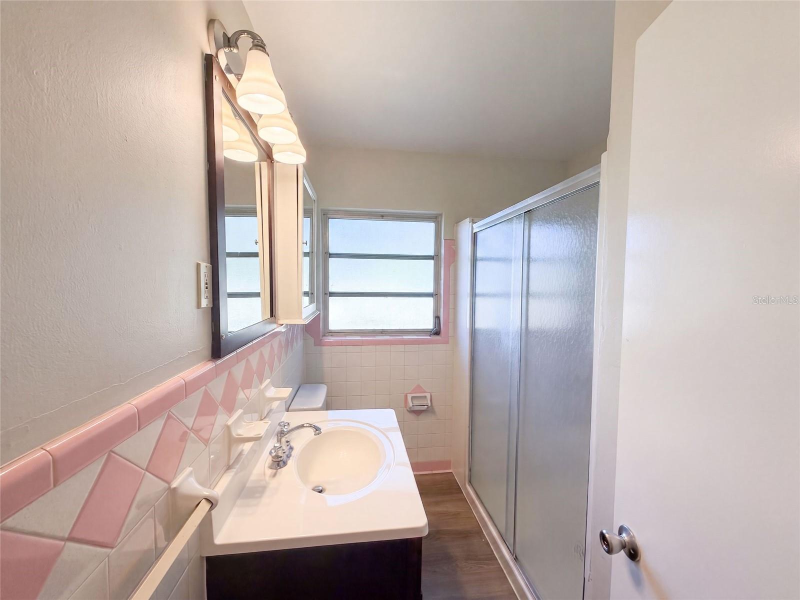 1305 W SPENCER ST — photo 15