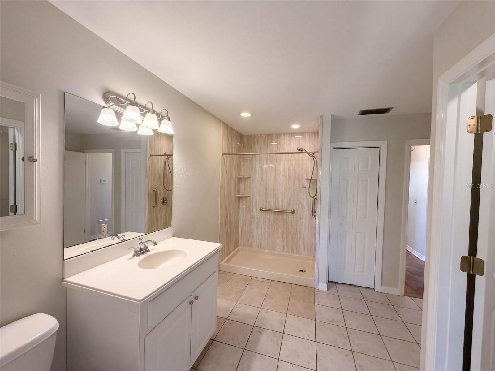 1305 W SPENCER ST — photo 13