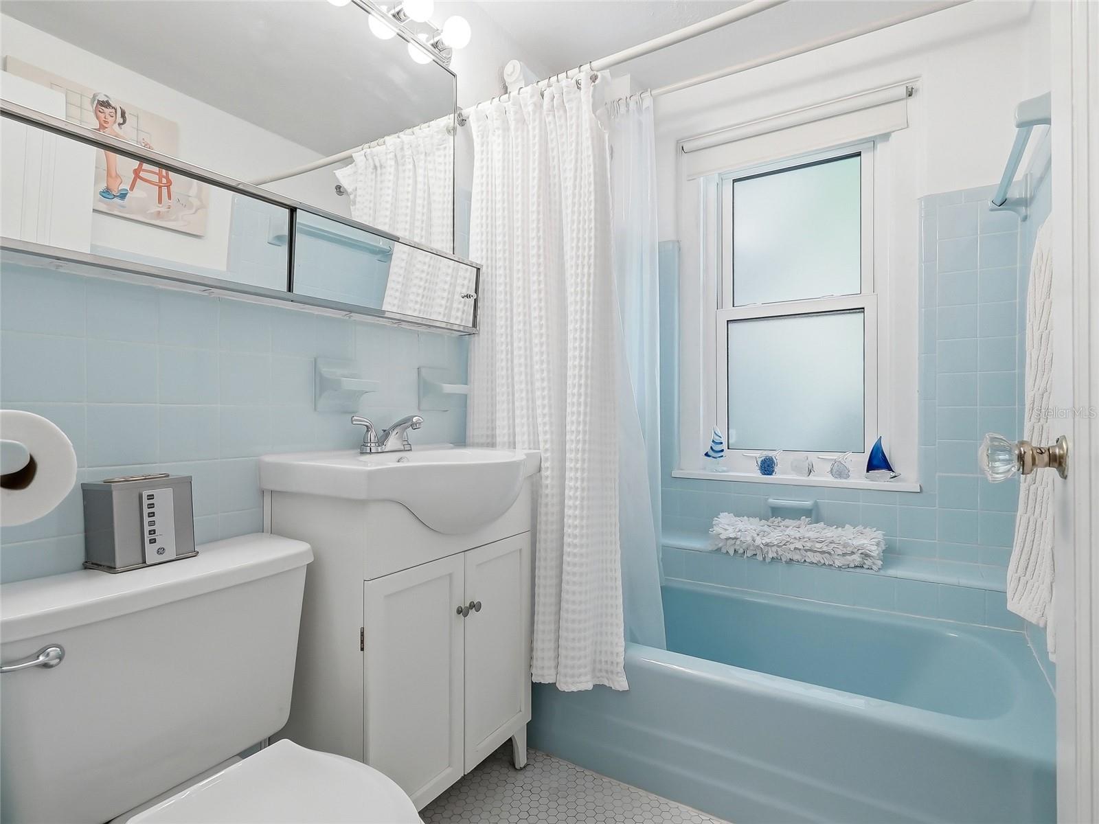 130 4TH AVE N #107 — photo 18