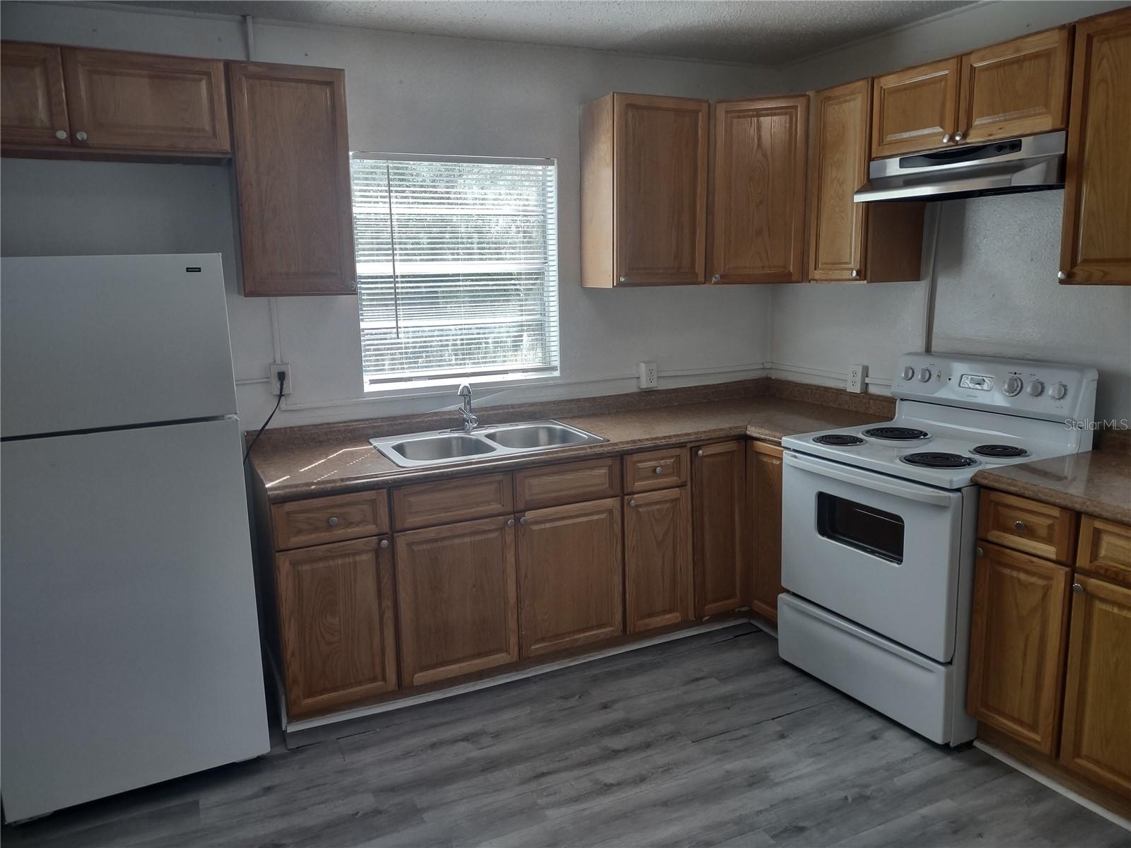 1407 MONROE AVE — photo 3