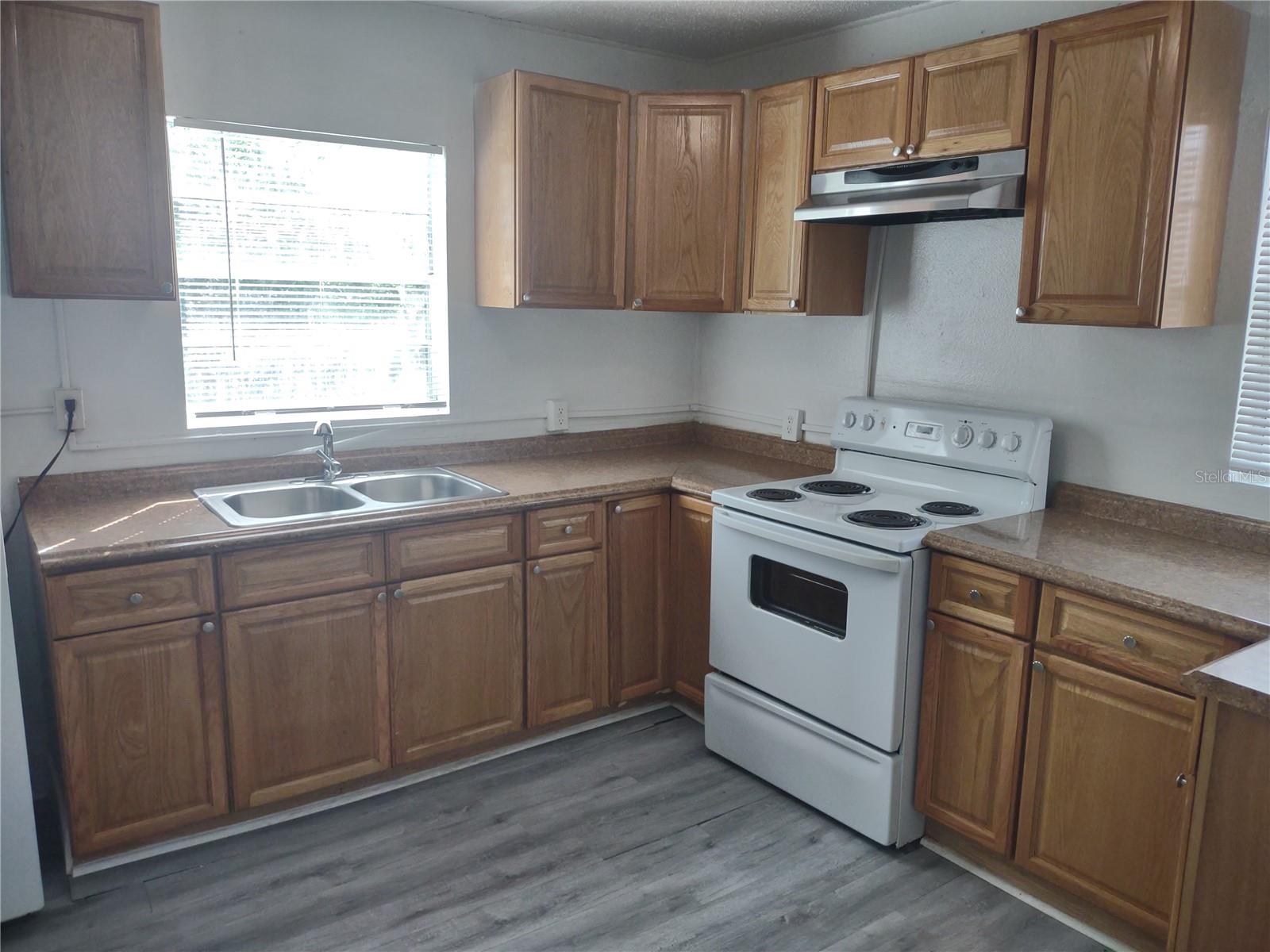 1407 MONROE AVE — photo 2