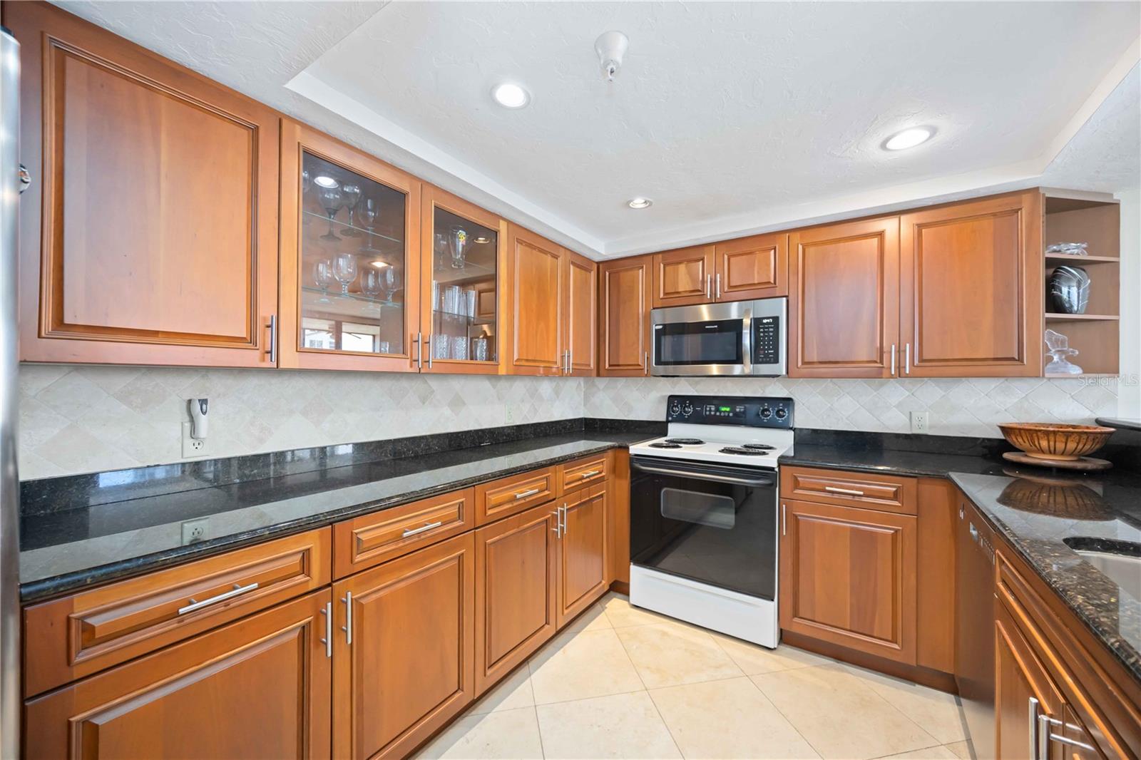 11 SUNSET DR #505 — photo 22