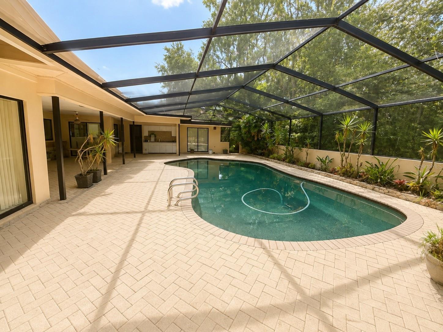 6701 PEMBERTON VIEW DR — photo 3