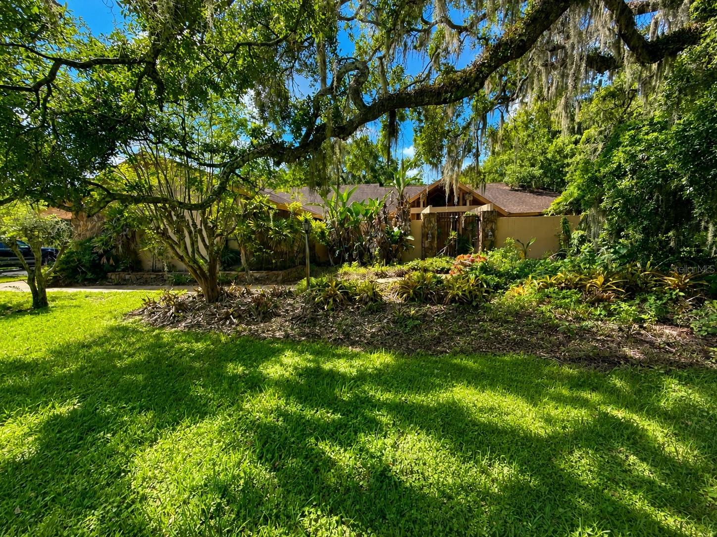 6701 PEMBERTON VIEW DR — photo 2