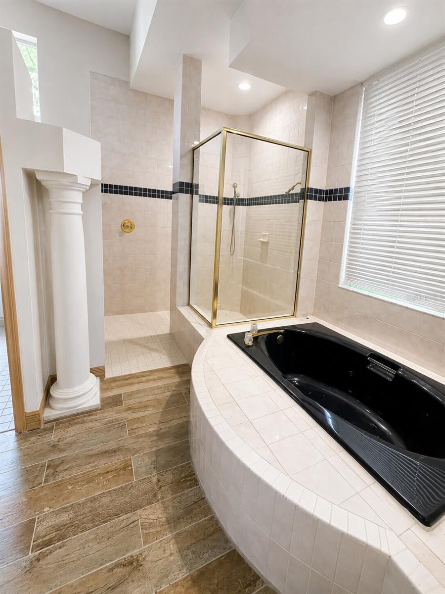 995 WEATHERSFIELD DR — photo 22