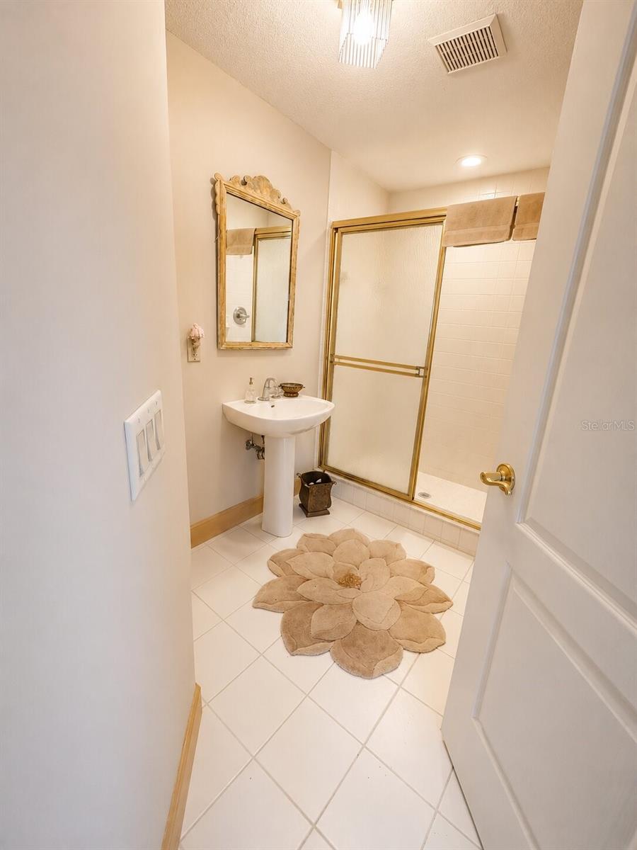 995 WEATHERSFIELD DR — photo 5