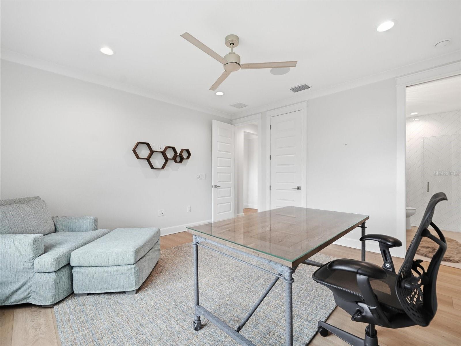 3718 W PALMIRA AVE — photo 64