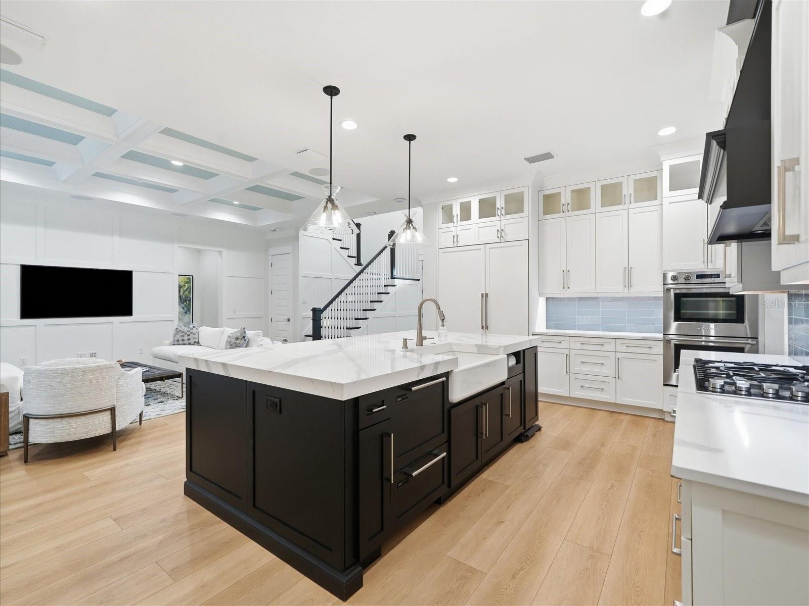 3718 W PALMIRA AVE — photo 12