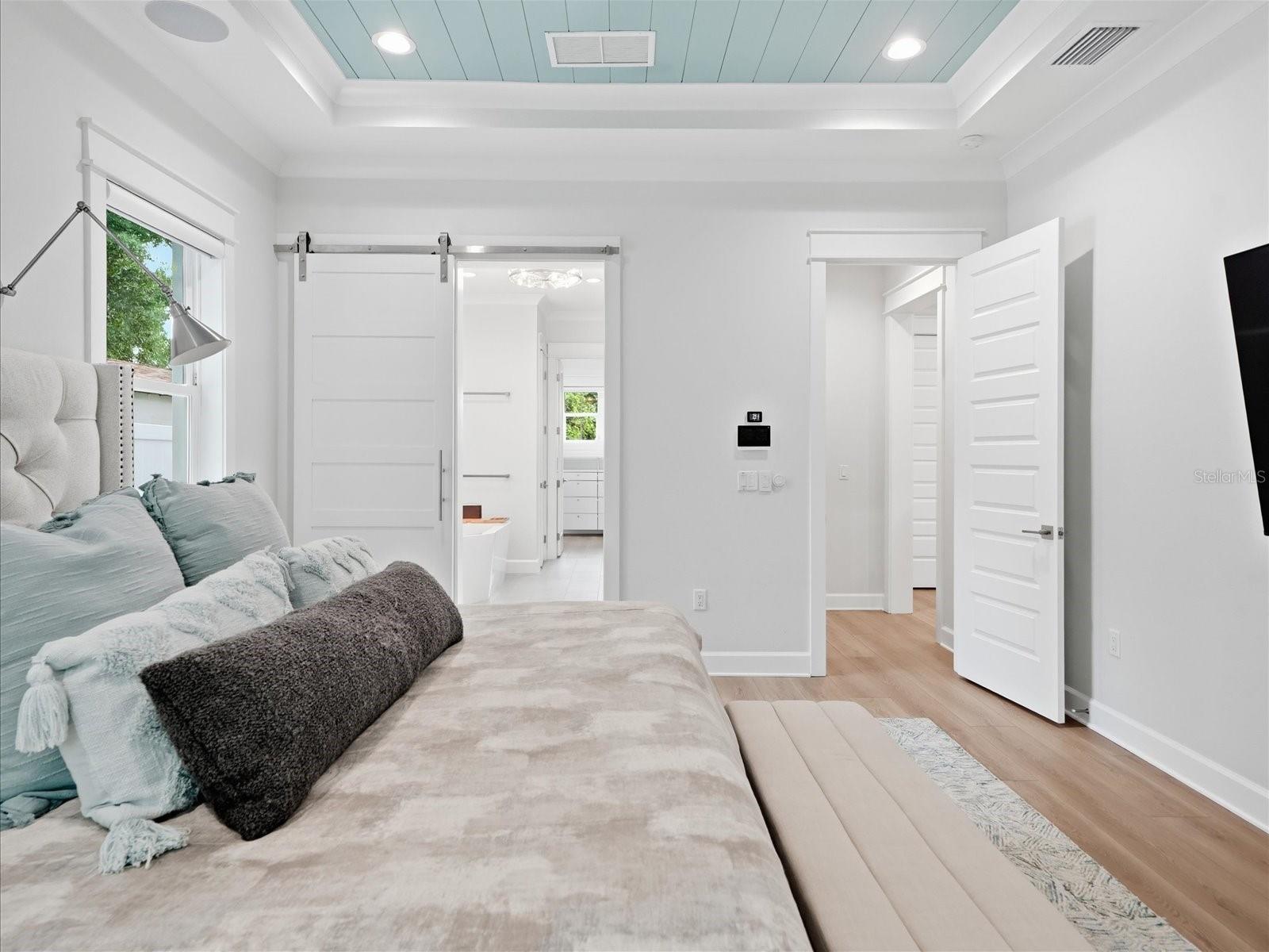 3718 W PALMIRA AVE — photo 32
