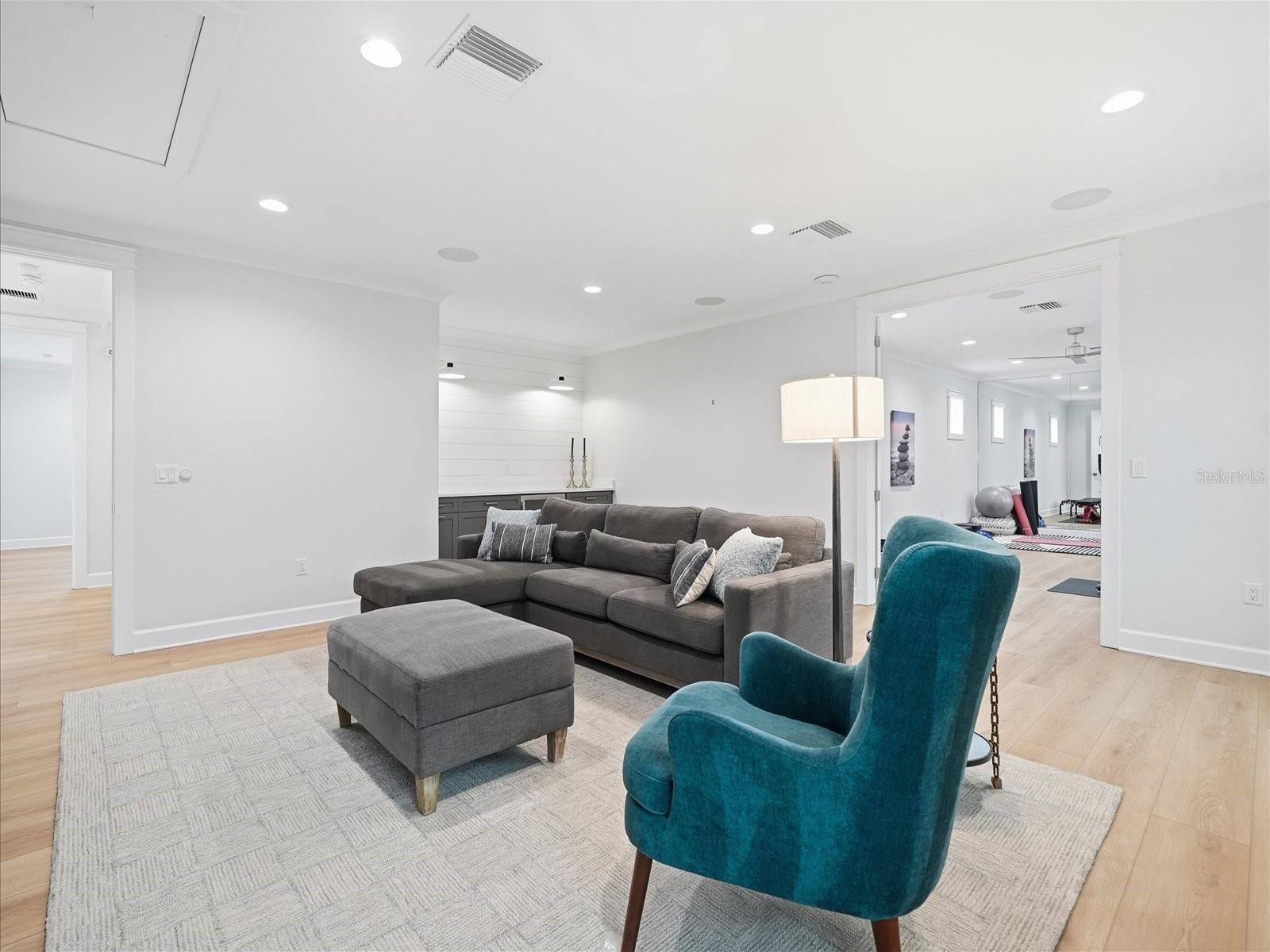 3718 W PALMIRA AVE — photo 57