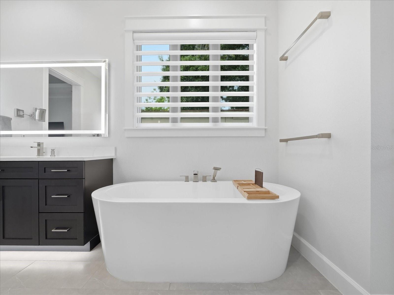 3718 W PALMIRA AVE — photo 36