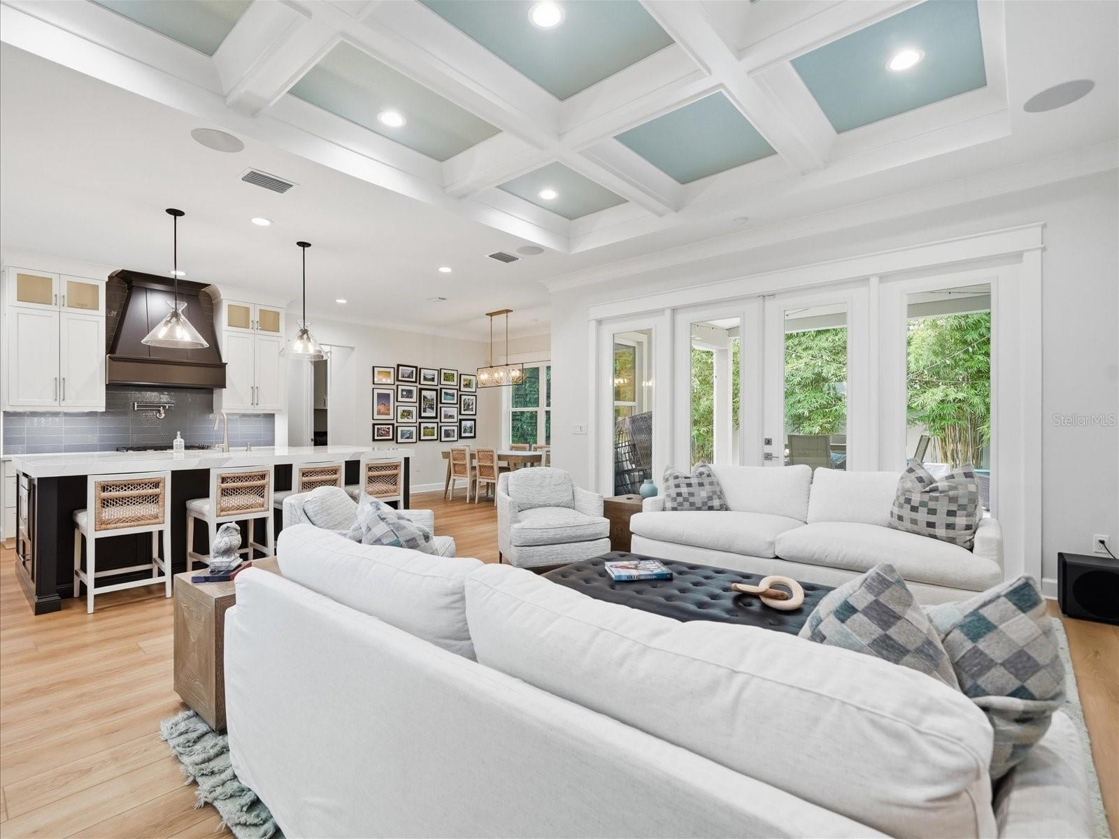 3718 W PALMIRA AVE — photo 8