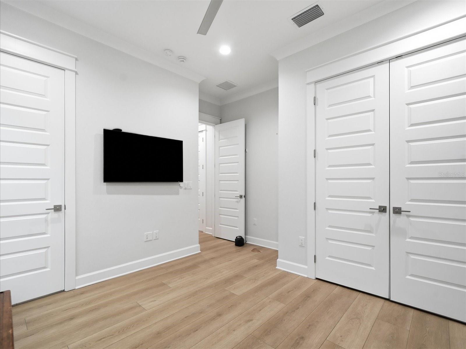 3718 W PALMIRA AVE — photo 42