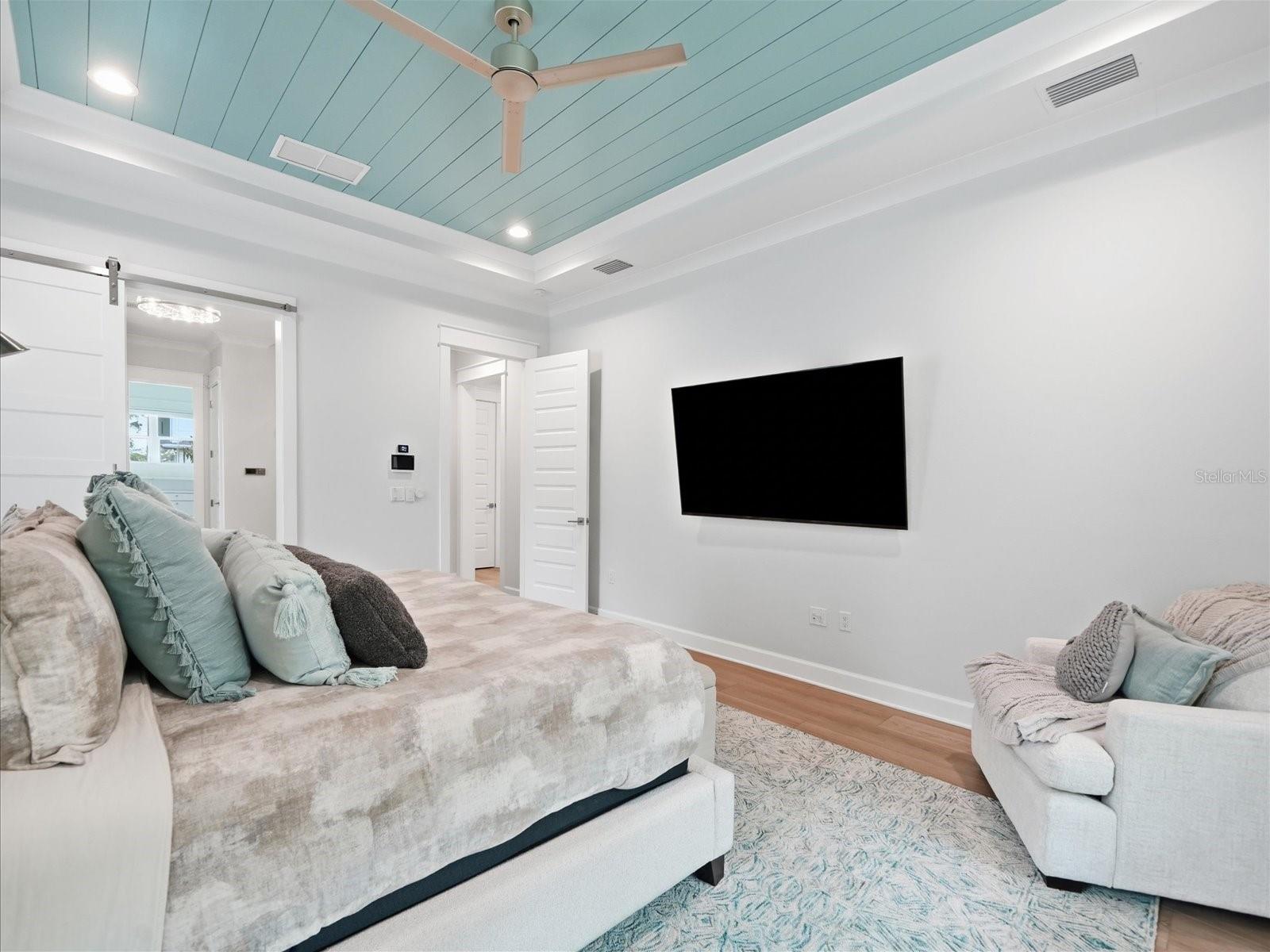 3718 W PALMIRA AVE — photo 31