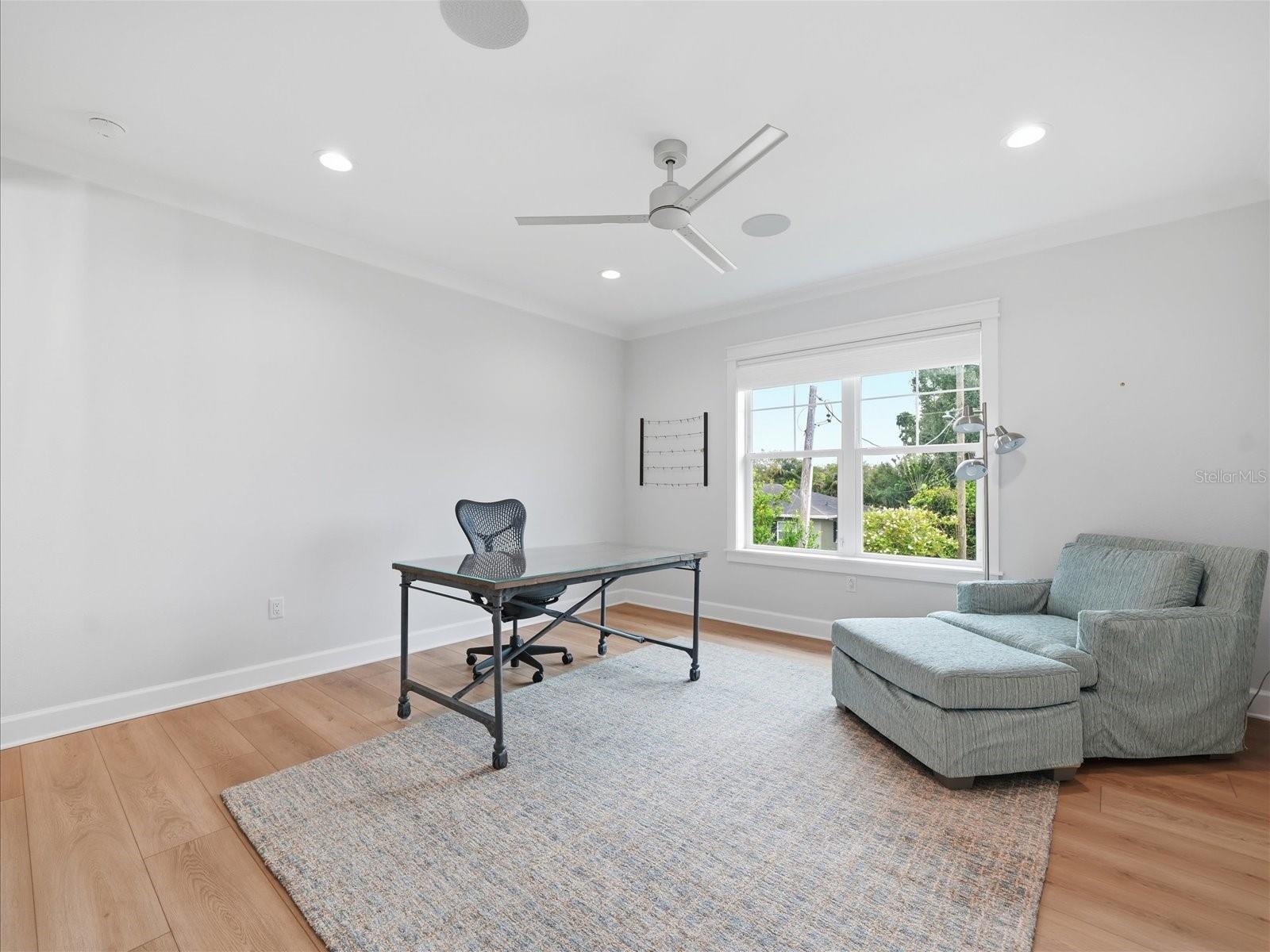 3718 W PALMIRA AVE — photo 63
