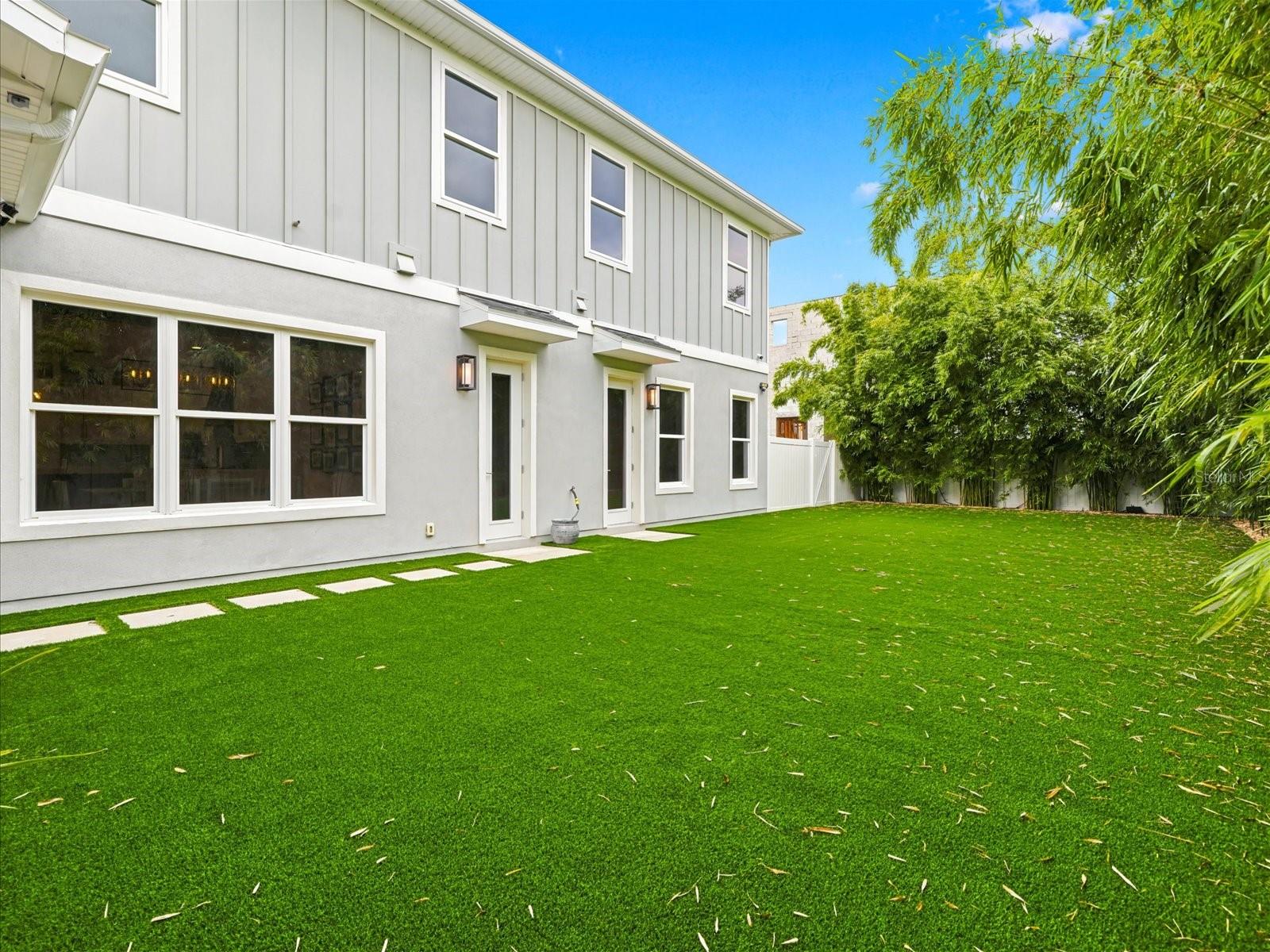 3718 W PALMIRA AVE — photo 78