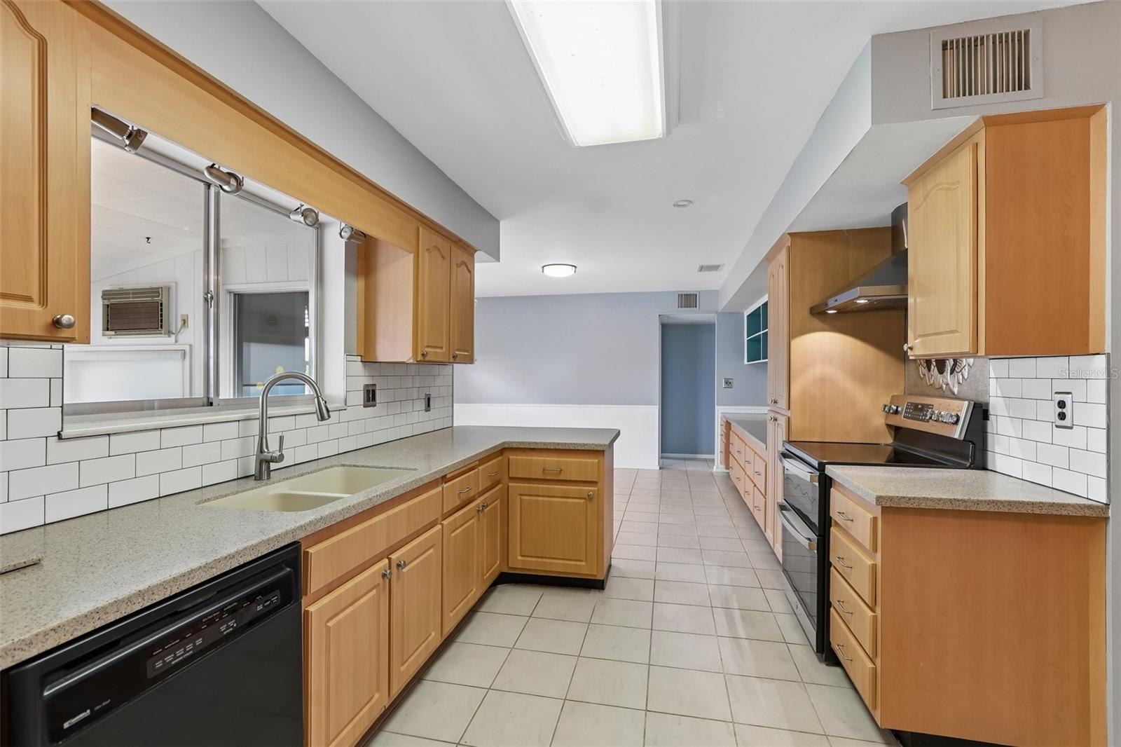 1001 LA JOLLA AVE — photo 18