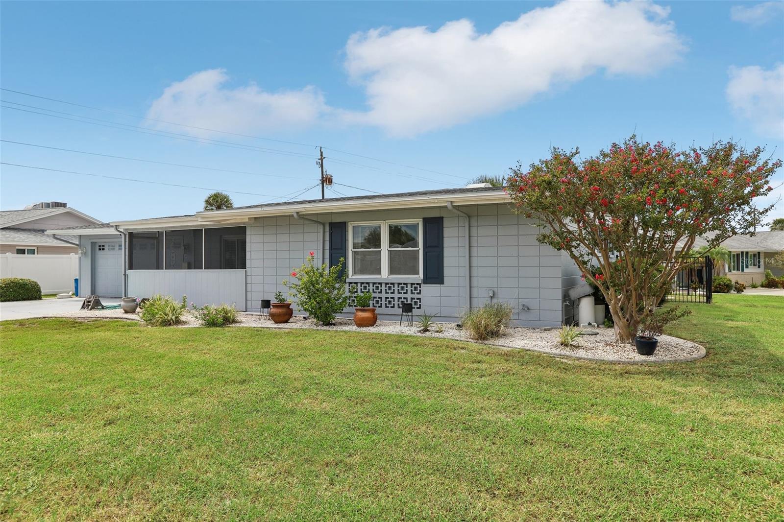 1001 LA JOLLA AVE — photo 4