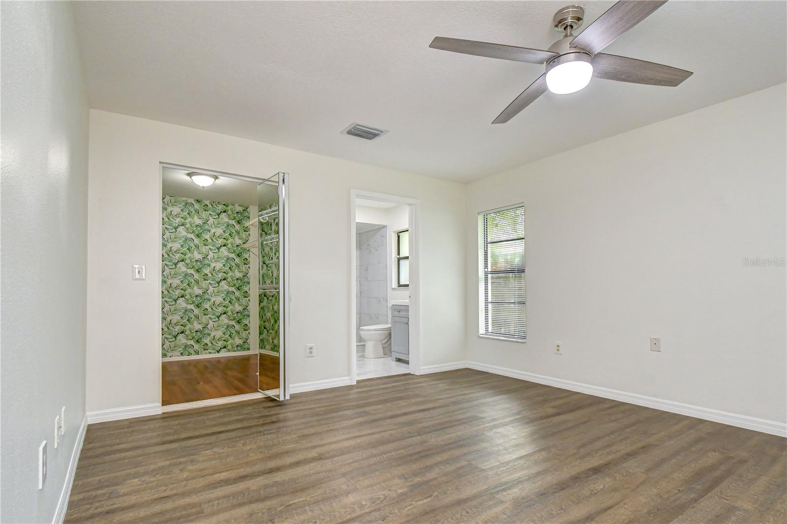 16122 OAKMANOR DR — photo 22