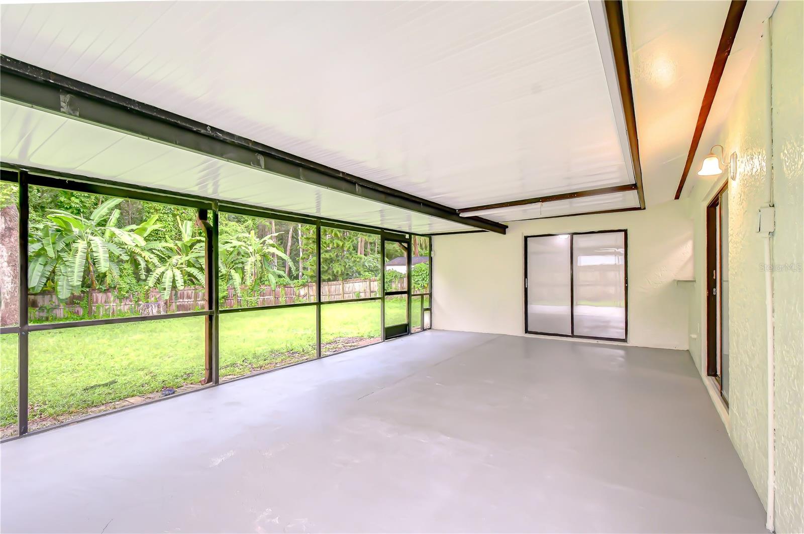 16122 OAKMANOR DR — photo 17