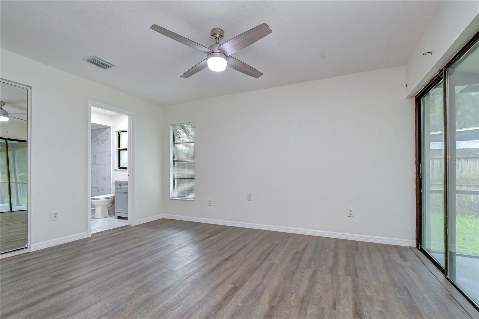 16122 OAKMANOR DR — photo 19