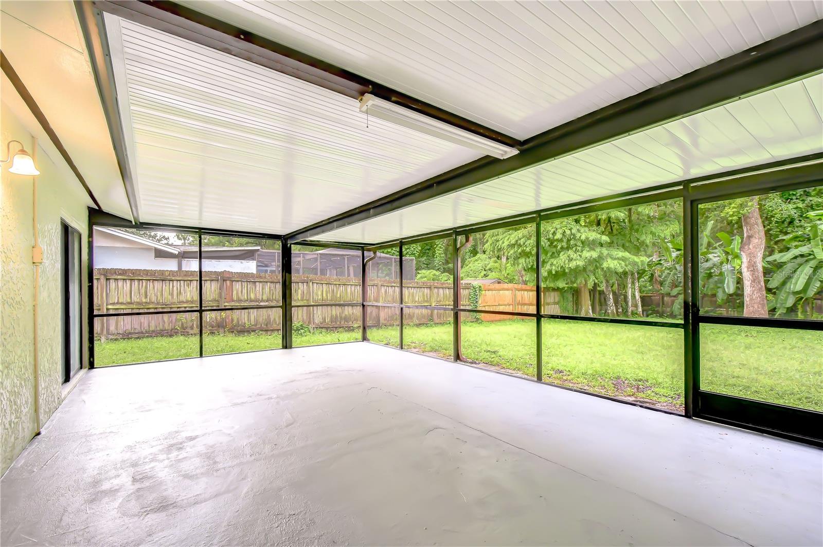 16122 OAKMANOR DR — photo 11